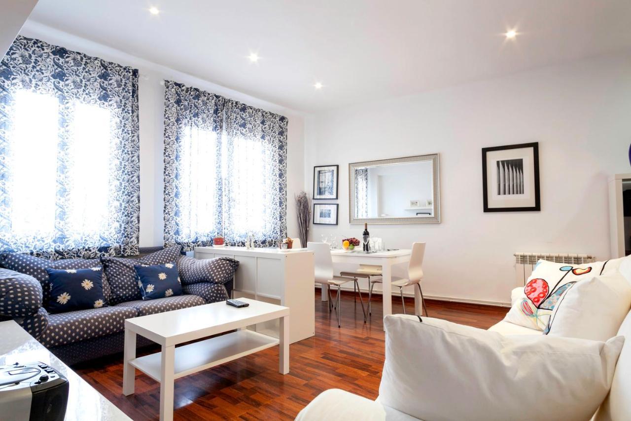 Barcelona Comtal Apartments Екстер'єр фото