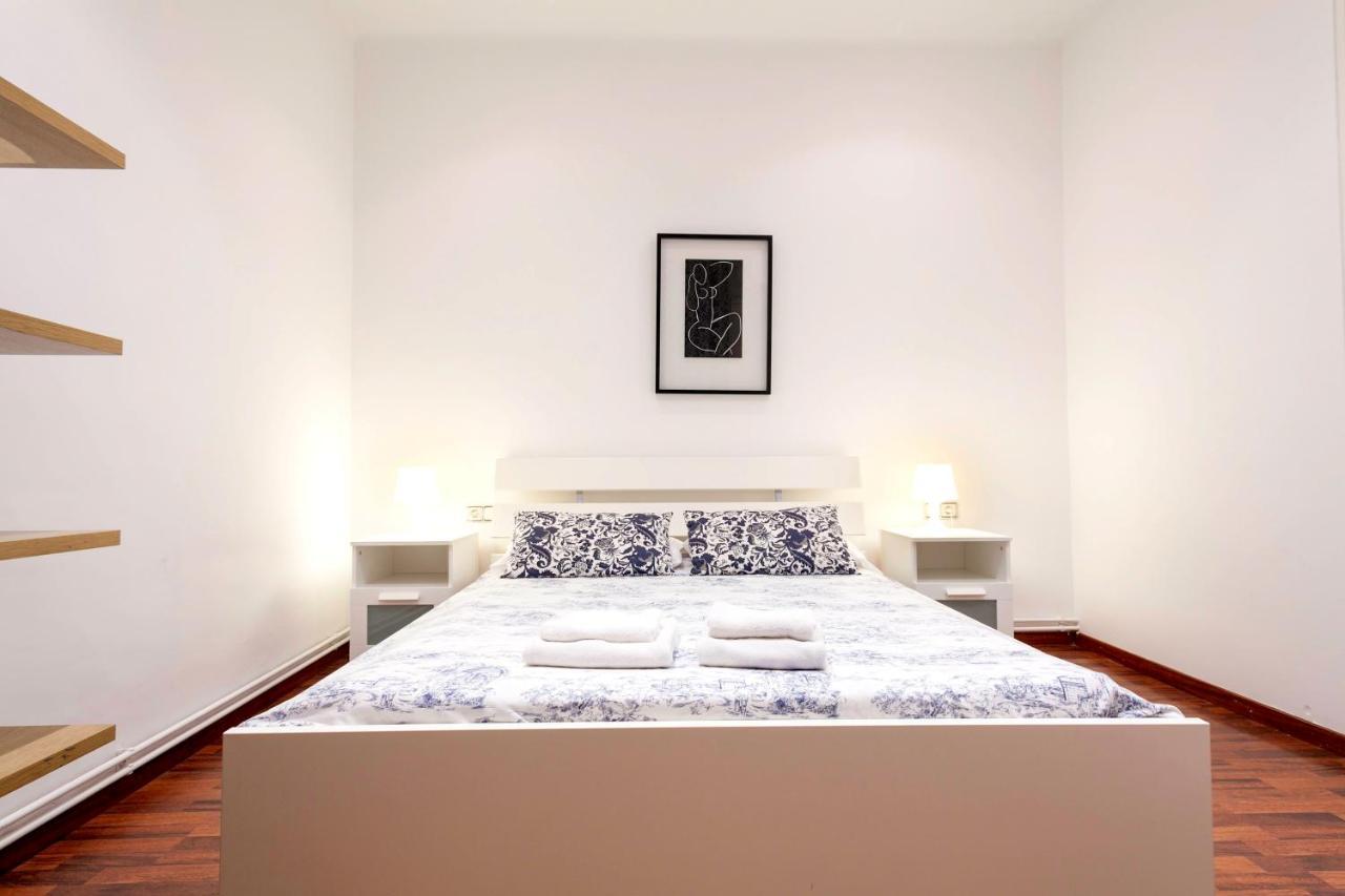 Barcelona Comtal Apartments Екстер'єр фото