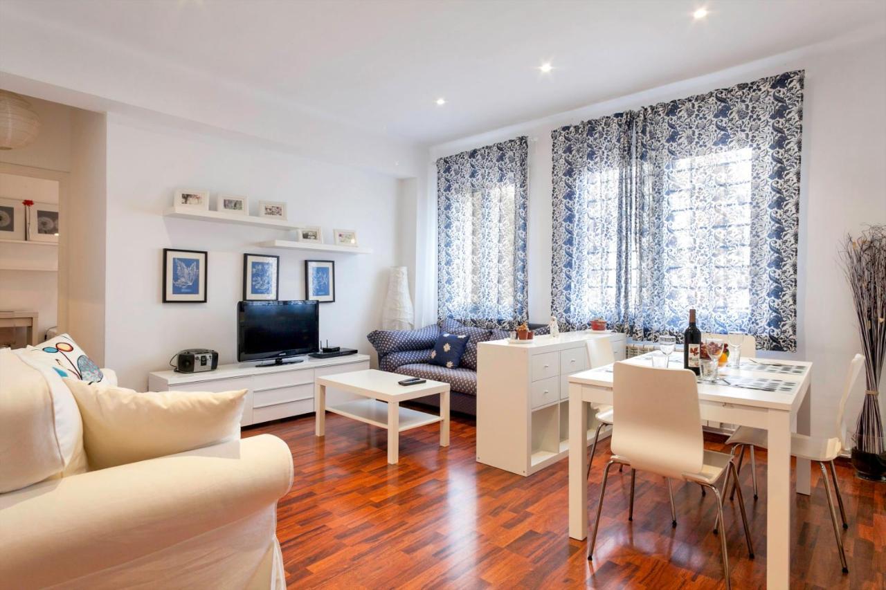 Barcelona Comtal Apartments Екстер'єр фото