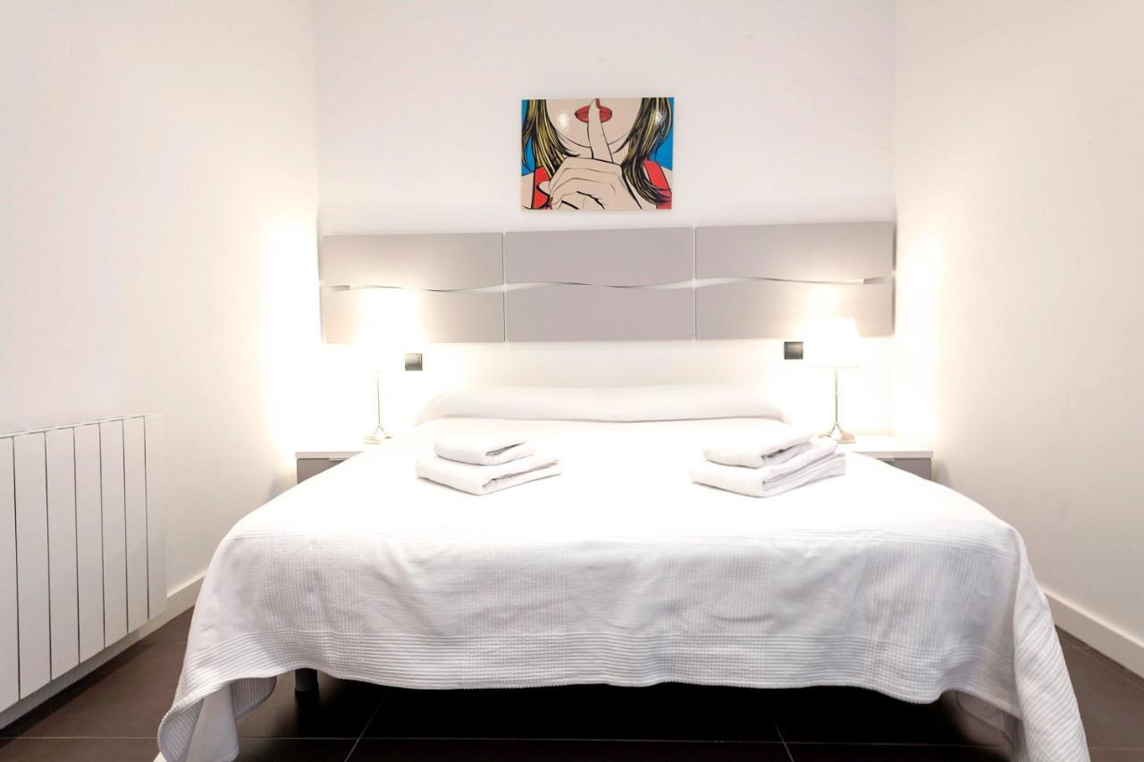 Barcelona Comtal Apartments Екстер'єр фото
