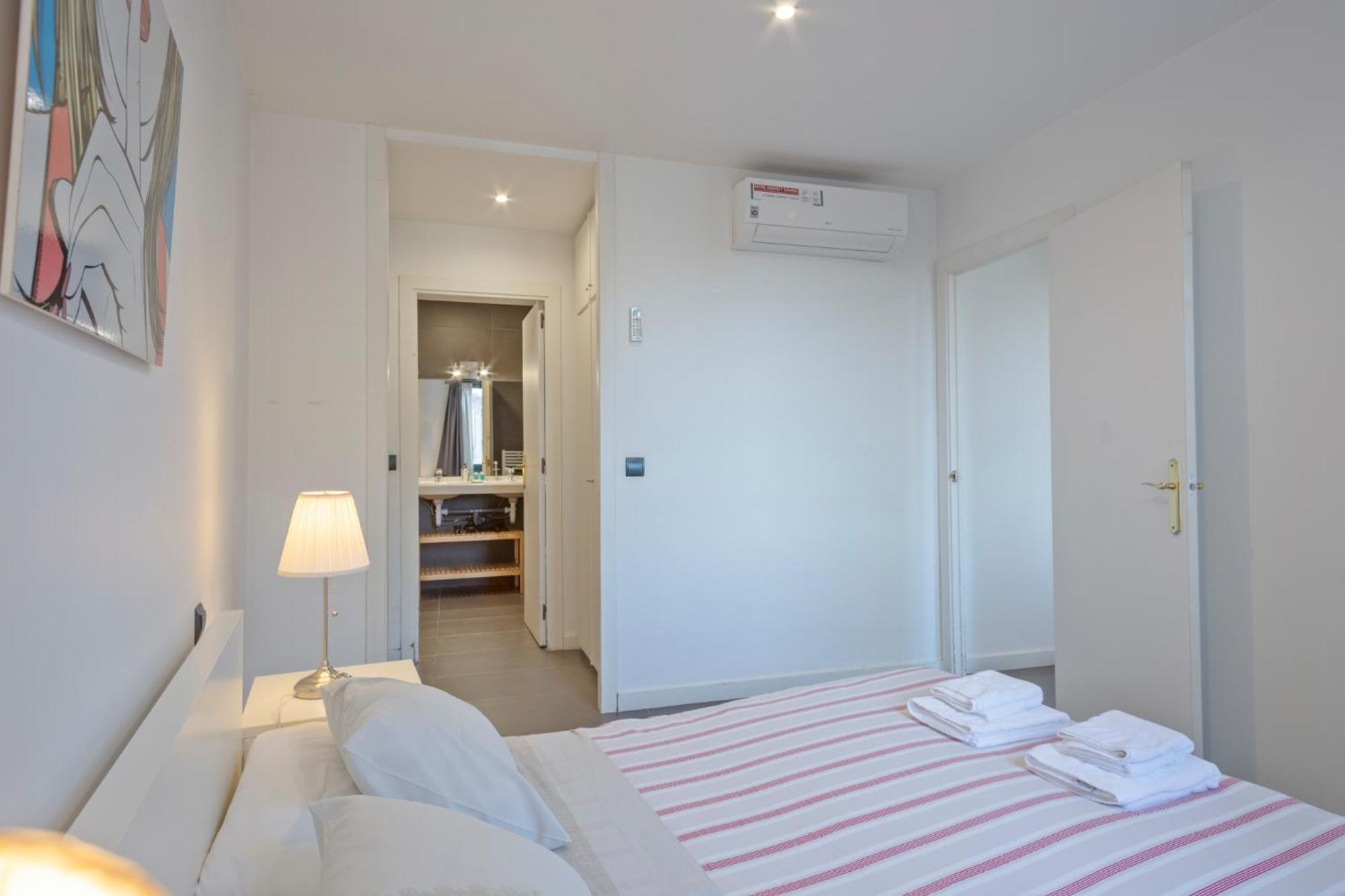 Barcelona Comtal Apartments Екстер'єр фото
